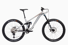 Load image into Gallery viewer, Privateer 161 Shimano XT Bike in Raw